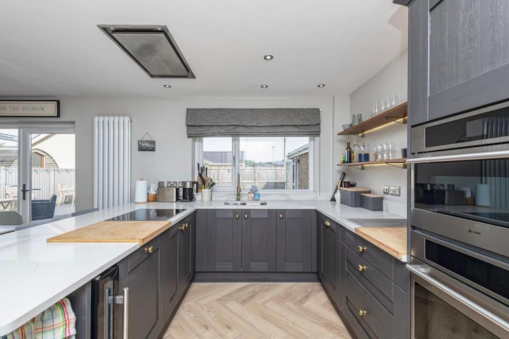 Family-Friendly Retreat Between Beach & Mountains Tremadog Extérieur photo