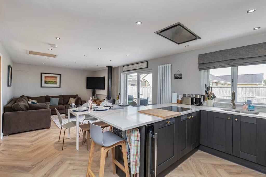 Family-Friendly Retreat Between Beach & Mountains Tremadog Extérieur photo